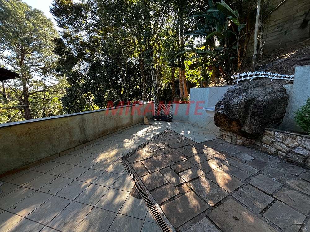 Sobrado de 317m² com 4 quartos em Serra da Cantareira
