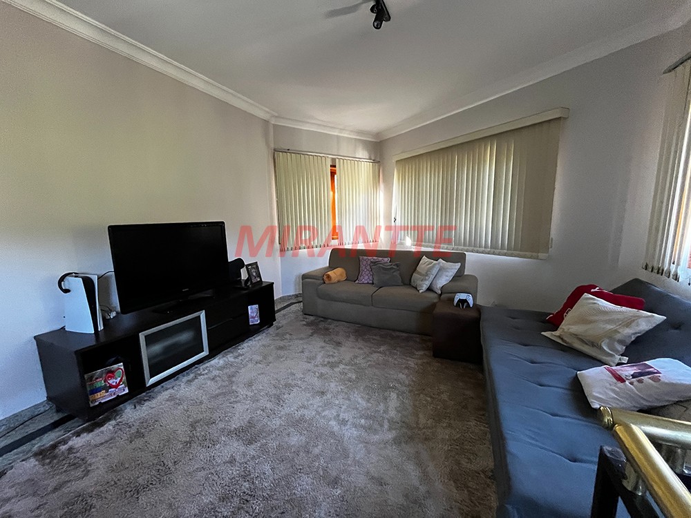 Sobrado de 317m² com 4 quartos em Serra da Cantareira