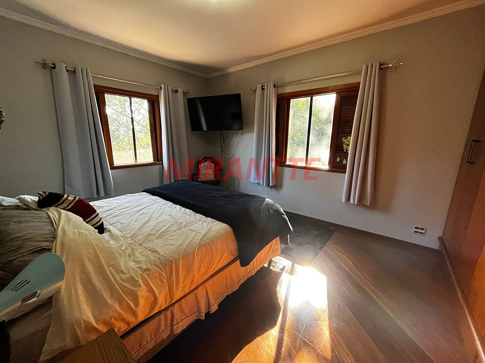 Sobrado de 317m² com 4 quartos em Serra da Cantareira