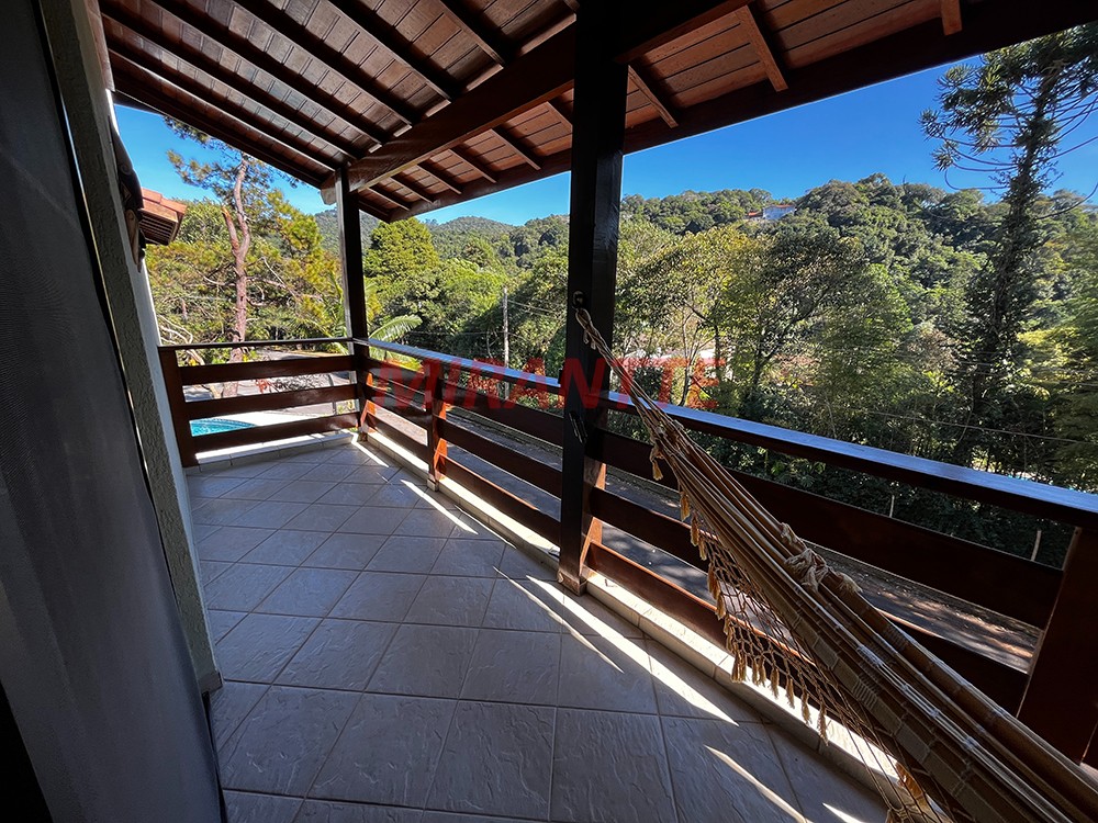 Sobrado de 317m² com 4 quartos em Serra da Cantareira