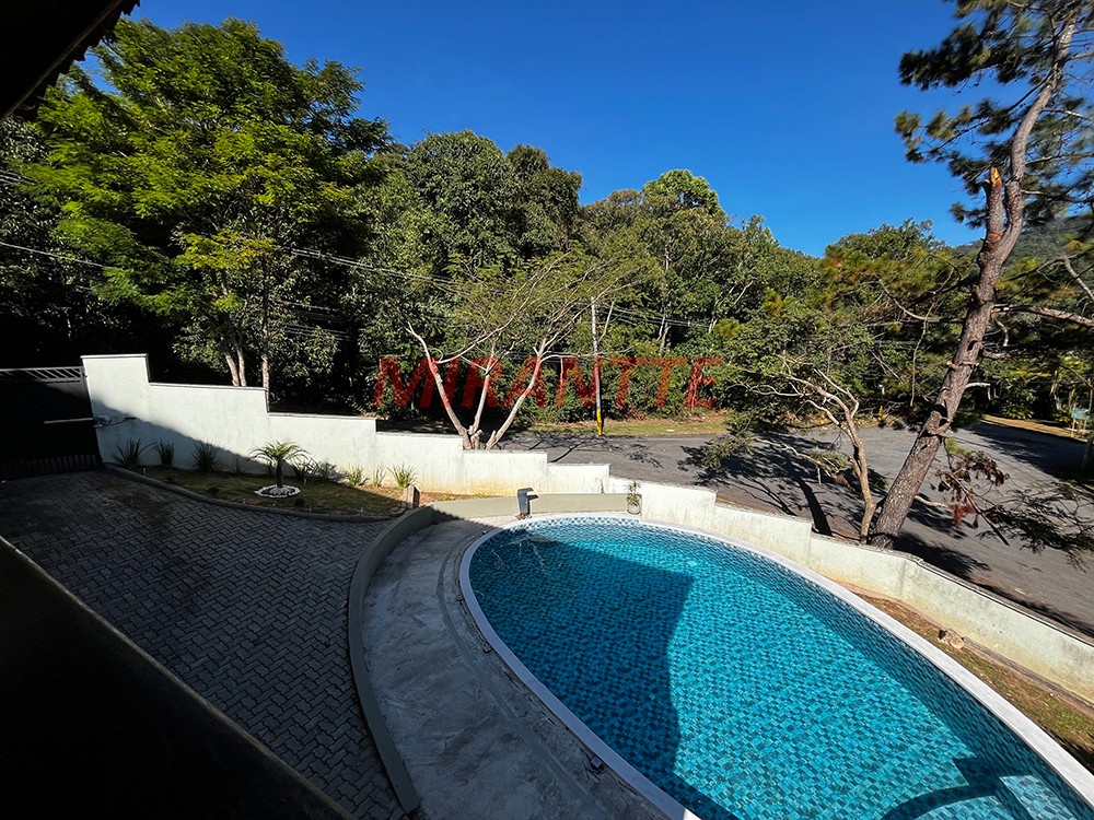 Sobrado de 317m² com 4 quartos em Serra da Cantareira