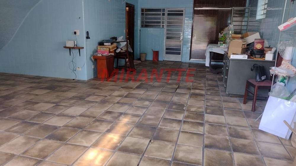 Sobrado de 225m² com 4 quartos em Santana