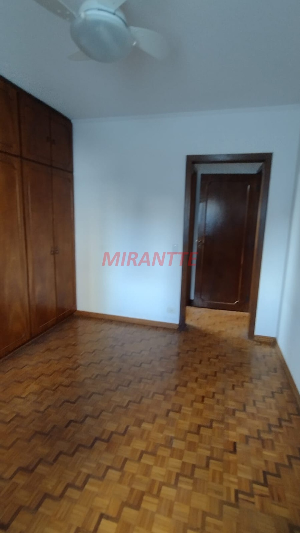 Sobrado de 225m² com 4 quartos em Santana