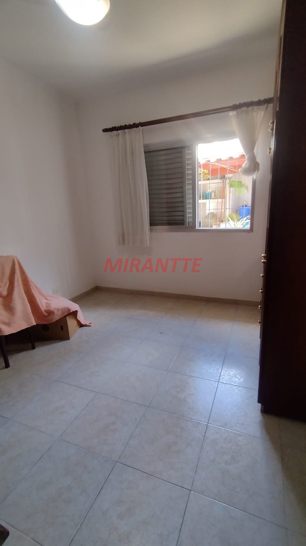 Sobrado de 225m² com 4 quartos em Santana