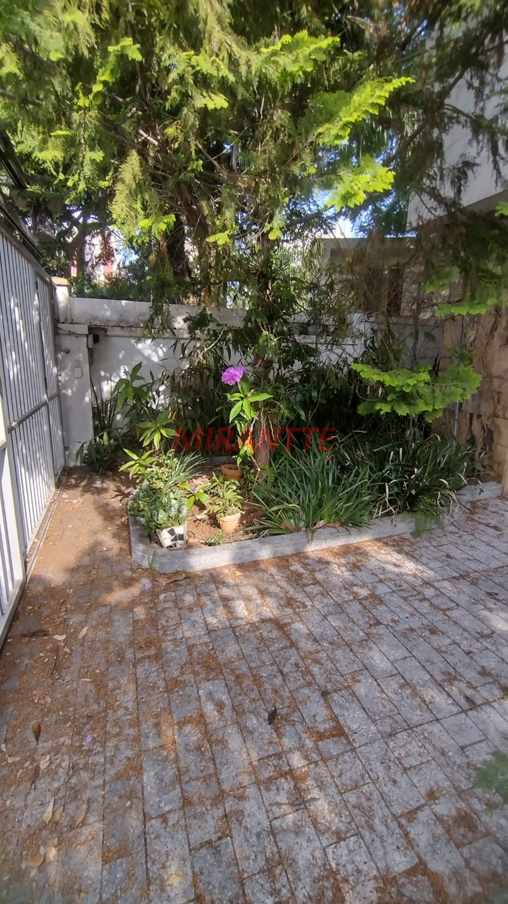Sobrado de 225m² com 4 quartos em Santana