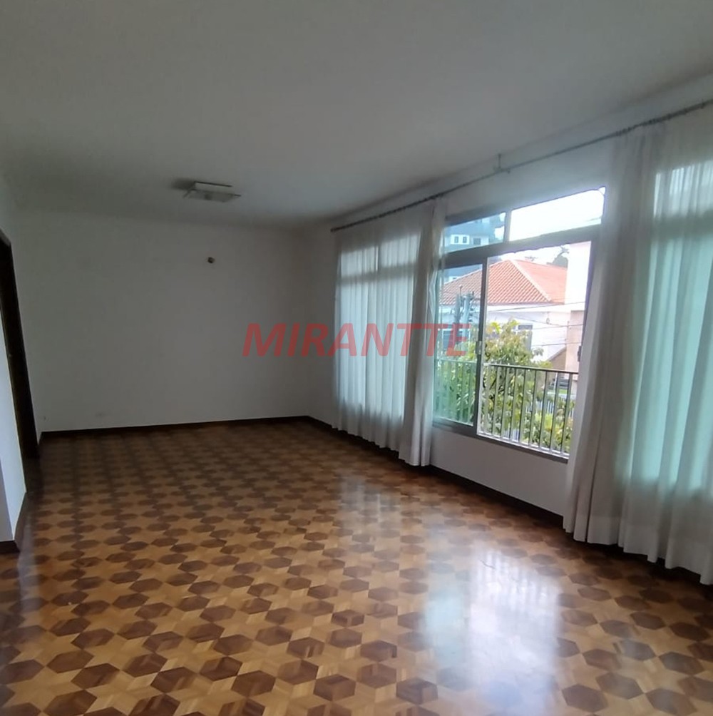 Sobrado de 225m² com 4 quartos em Santana