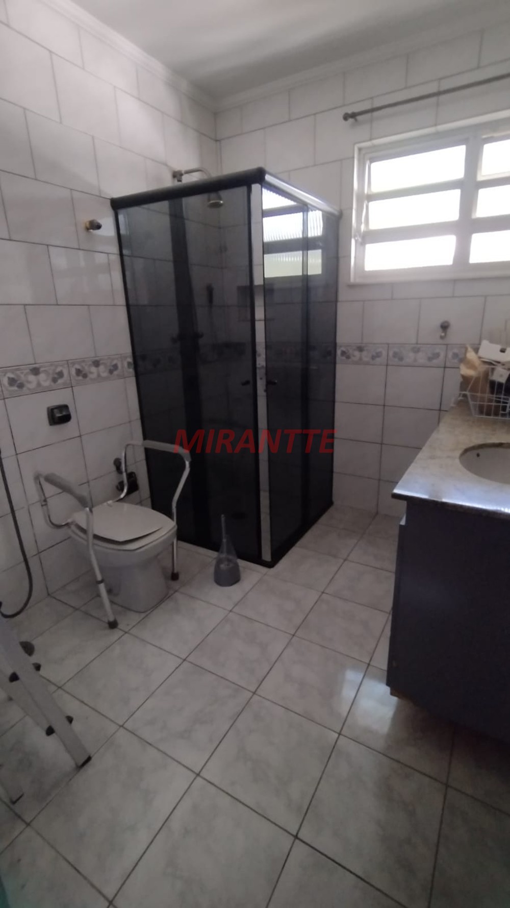 Sobrado de 225m² com 4 quartos em Santana