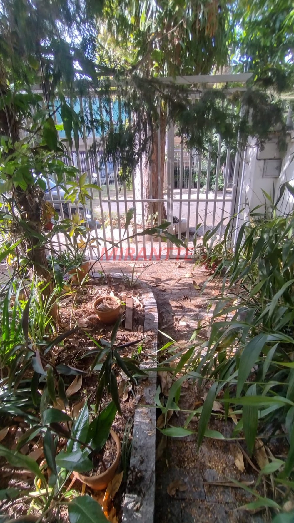 Sobrado de 225m² com 4 quartos em Santana