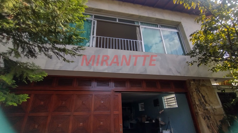 Sobrado de 225m² com 4 quartos em Santana