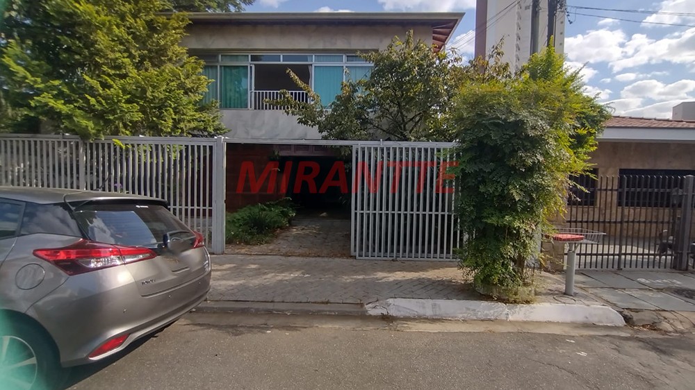 Sobrado de 225m² com 4 quartos em Santana