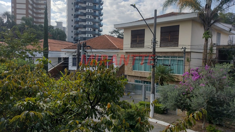 Sobrado de 225m² com 4 quartos em Santana