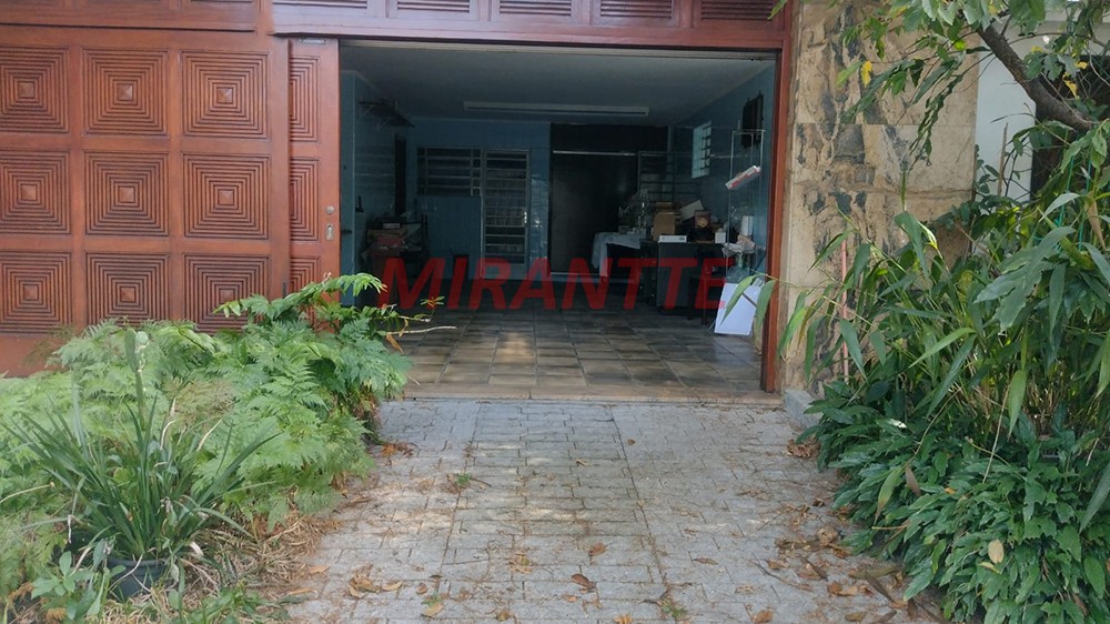 Sobrado de 225m² com 4 quartos em Santana