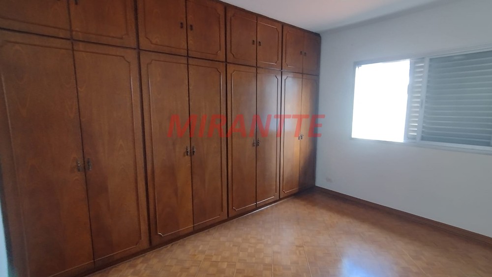Sobrado de 225m² com 4 quartos em Santana