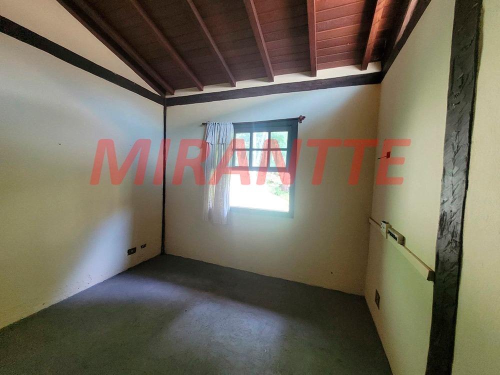 Sobrado de 250m² com 3 quartos em Serra da Cantareira