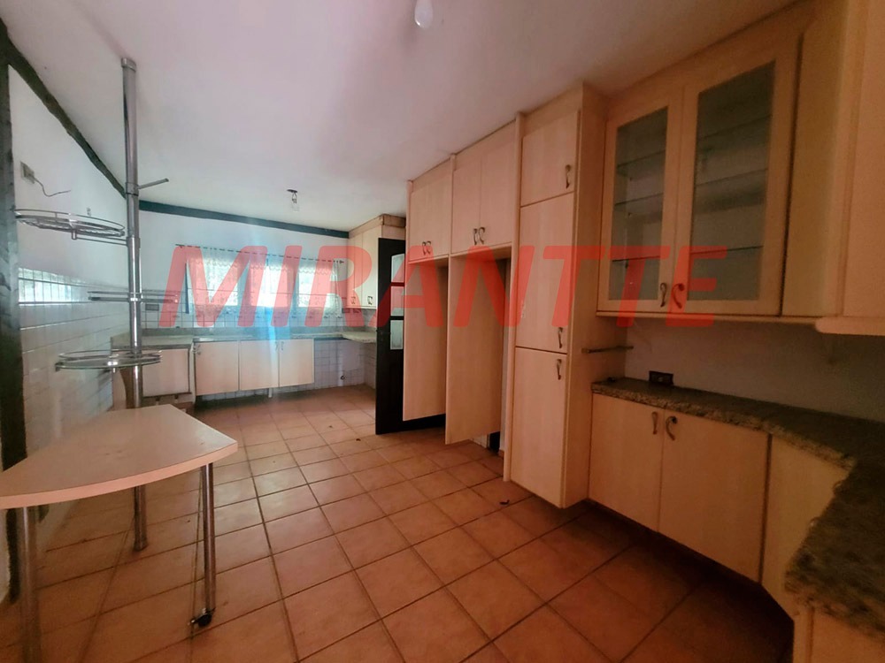 Sobrado de 250m² com 3 quartos em Serra da Cantareira