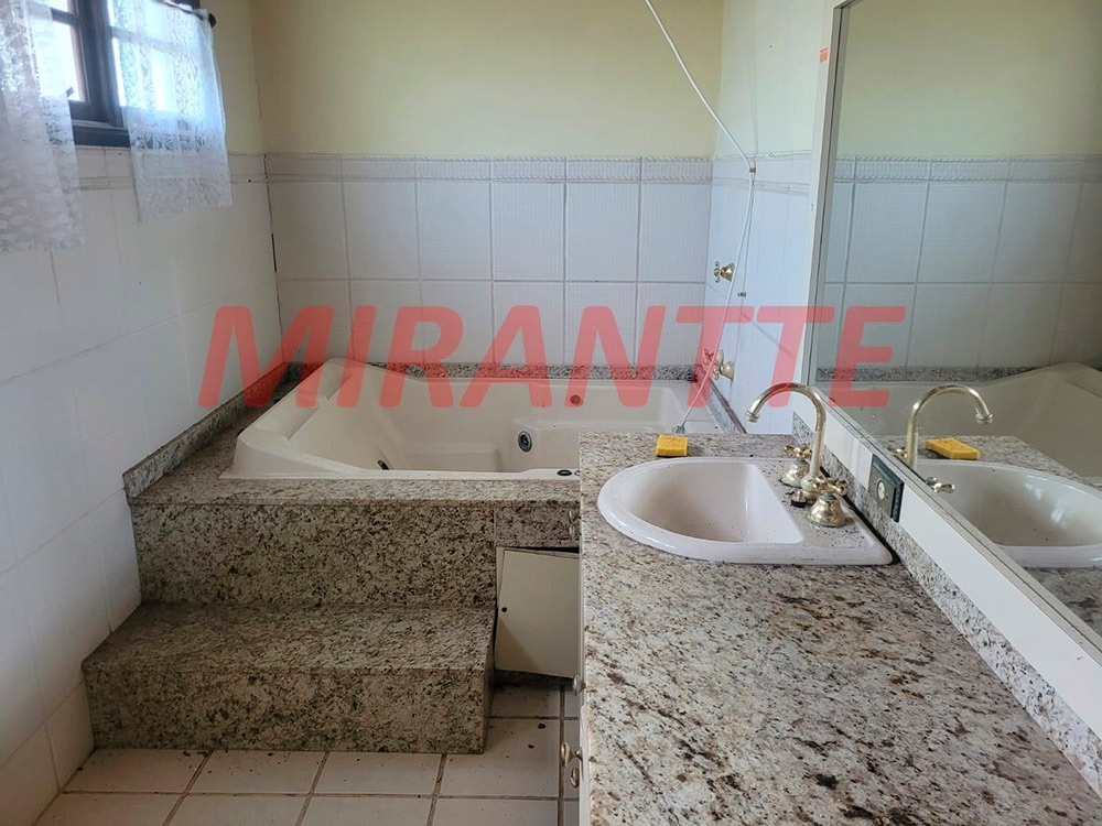 Sobrado de 250m² com 3 quartos em Serra da Cantareira