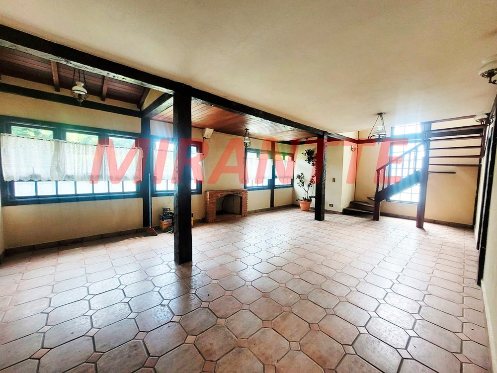 Sobrado de 250m² com 3 quartos em Serra da Cantareira