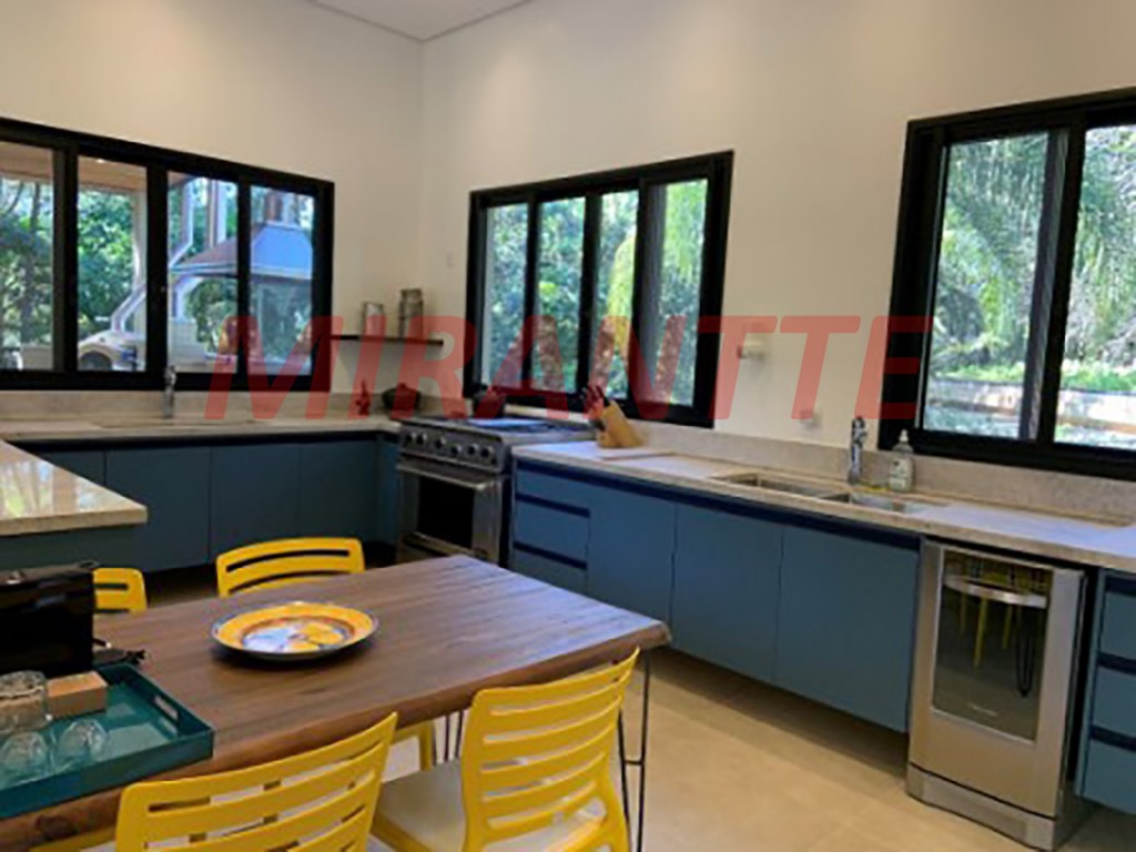 Sobrado de 1200m² com 3 quartos em Centro