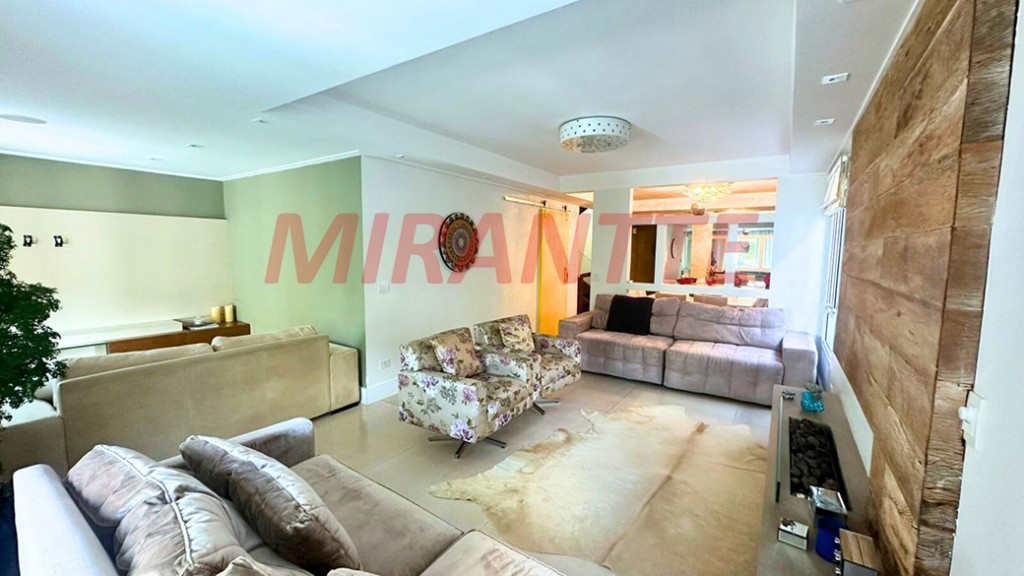 Cond. fechado de 235m² com 3 quartos em Jardim Itatinga