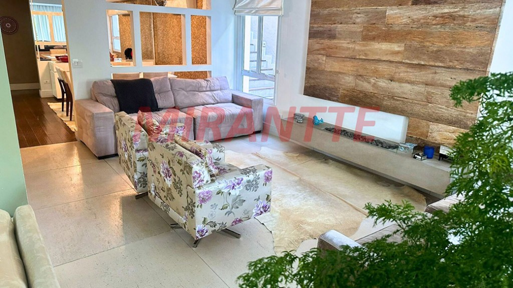 Cond. fechado de 235m² com 3 quartos em Jardim Itatinga