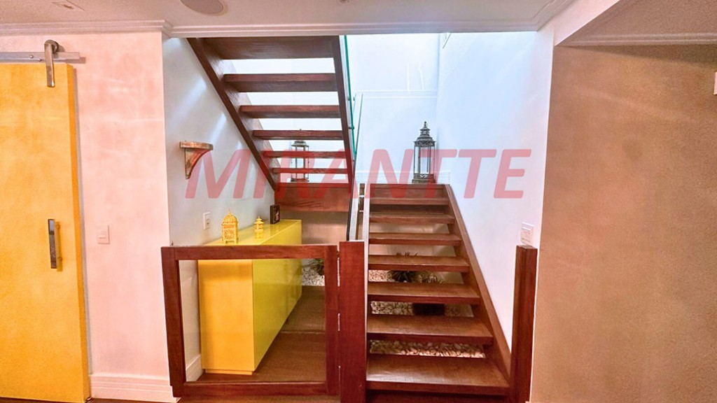 Cond. fechado de 235m² com 3 quartos em Jardim Itatinga