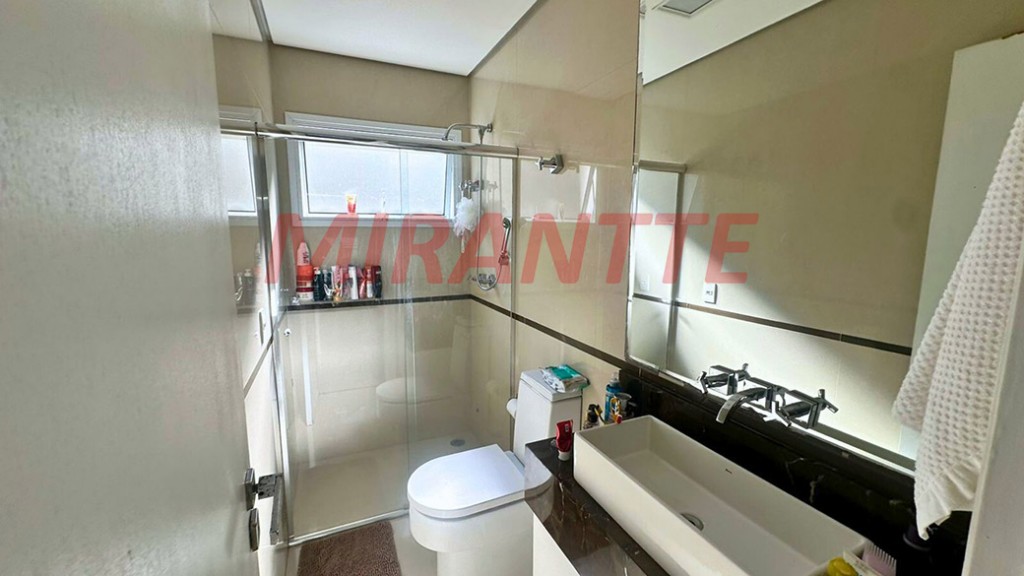 Cond. fechado de 235m² com 3 quartos em Jardim Itatinga
