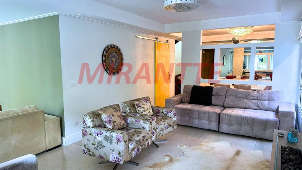 Cond. fechado de 235m² com 3 quartos em Jardim Itatinga