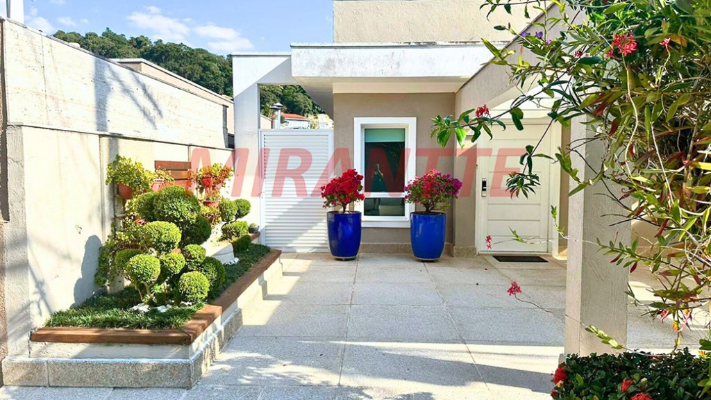 Cond. fechado de 235m² com 3 quartos em Jardim Itatinga