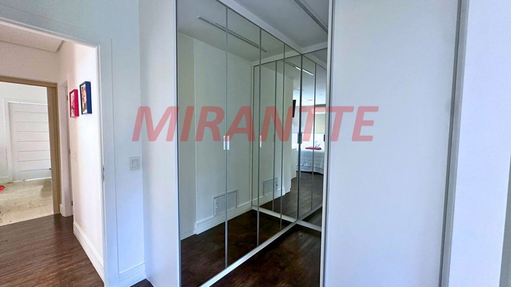 Cond. fechado de 235m² com 3 quartos em Jardim Itatinga