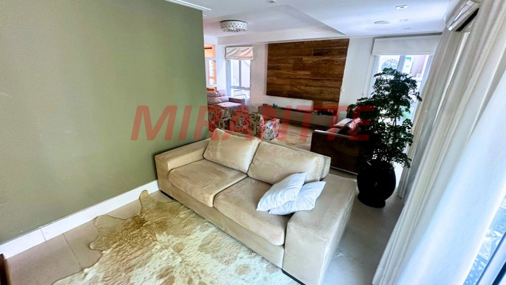 Cond. fechado de 235m² com 3 quartos em Jardim Itatinga