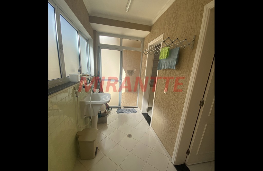 Sobrado de 159m² com 3 quartos em Santana