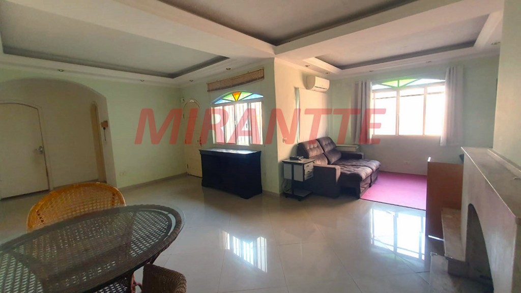 Sobrado de 364m² com 4 quartos em Santana