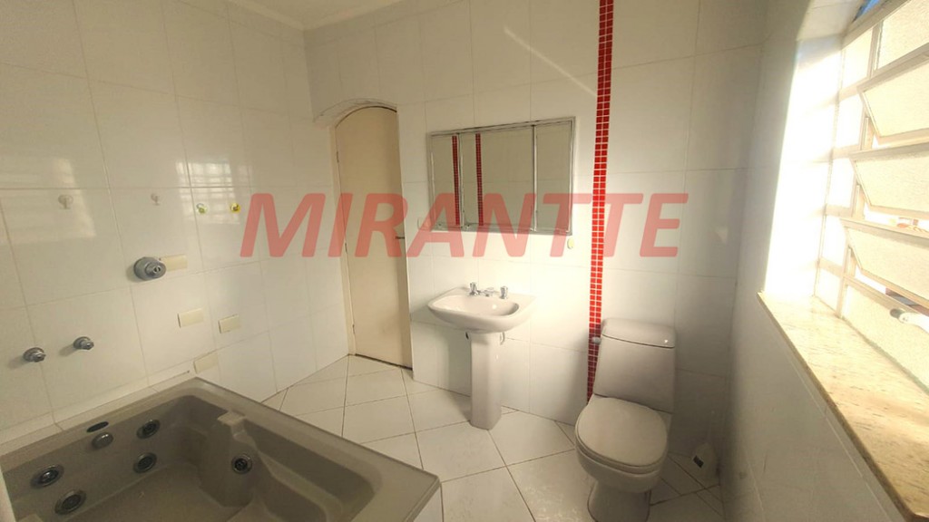 Sobrado de 364m² com 4 quartos em Santana