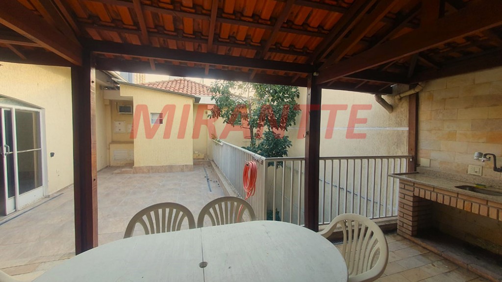 Sobrado de 364m² com 4 quartos em Santana