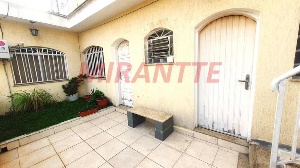 Sobrado de 364m² com 4 quartos em Santana