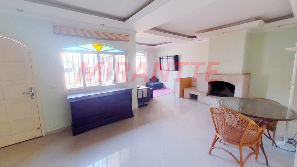 Sobrado de 364m² com 4 quartos em Santana
