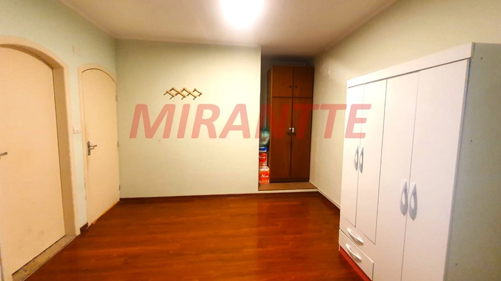Sobrado de 364m² com 4 quartos em Santana