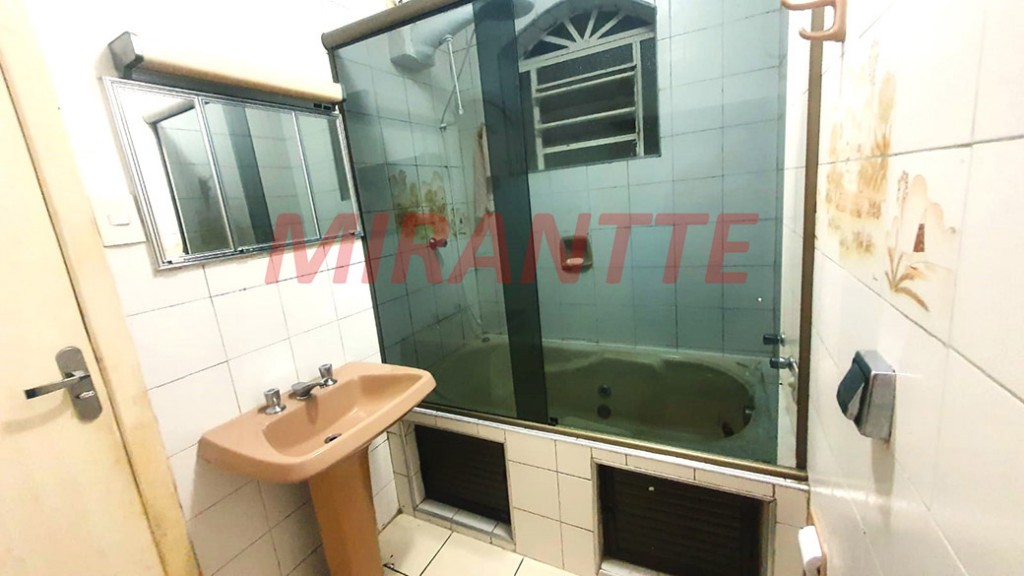 Sobrado de 364m² com 4 quartos em Santana