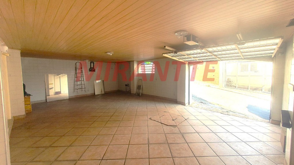 Sobrado de 364m² com 4 quartos em Santana