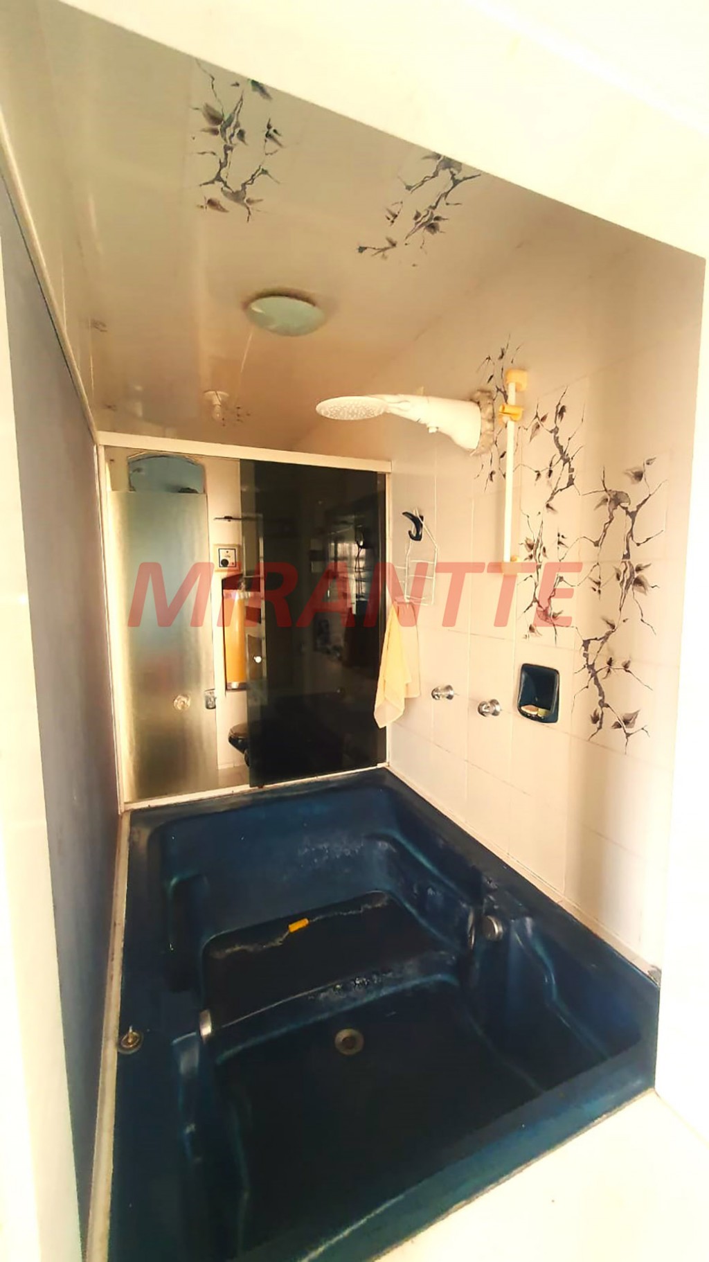 Sobrado de 364m² com 4 quartos em Santana