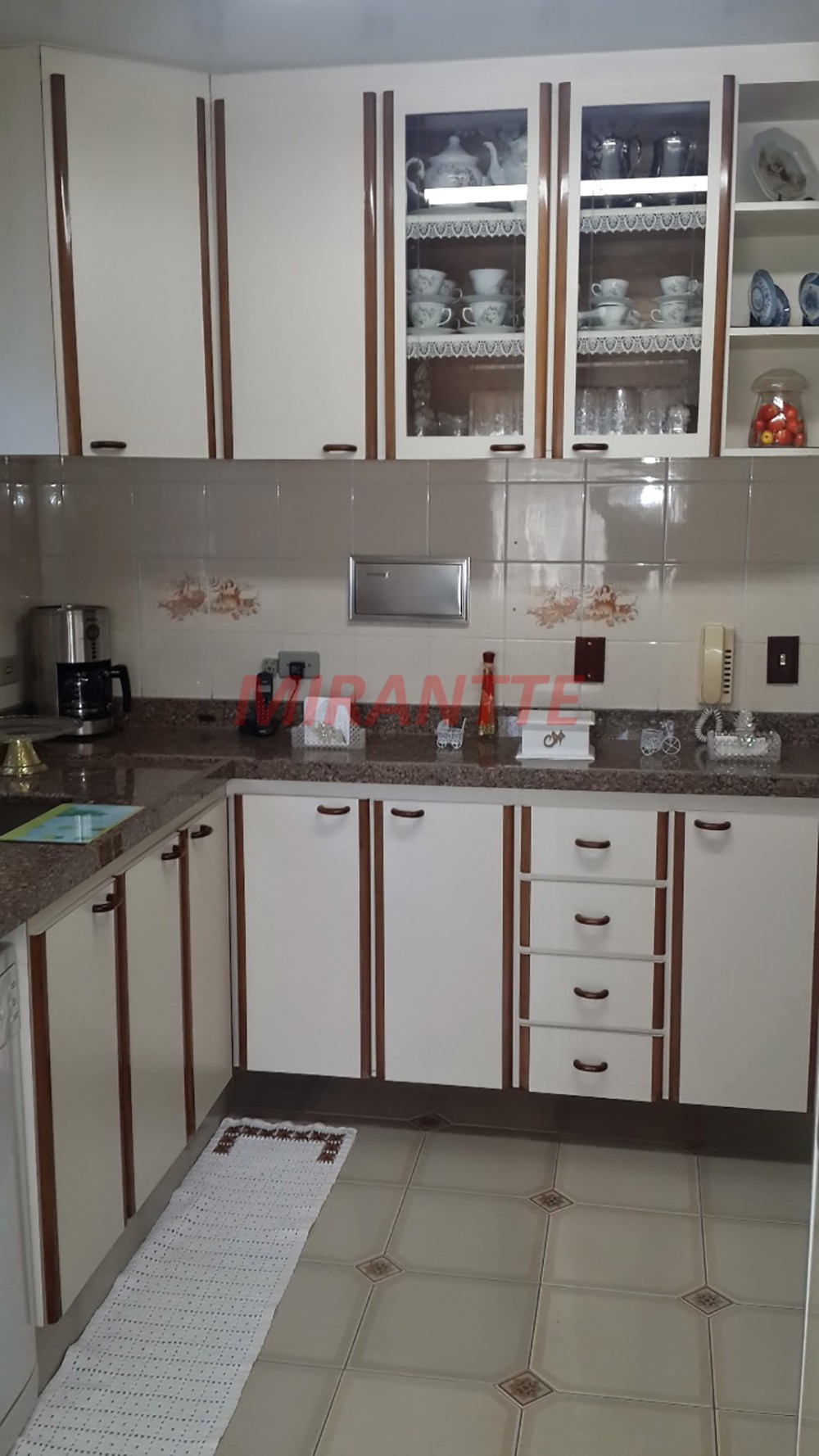 Sobrado de 207m² com 3 quartos em Jardim Dos Pinheiros