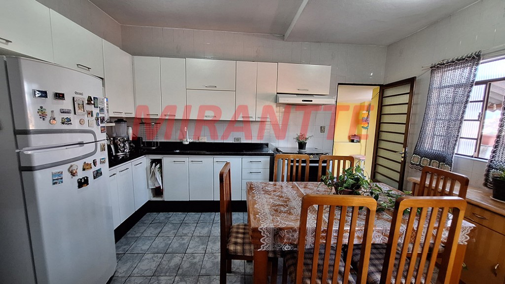 Sobrado de 144m² com 5 quartos em Vila Continental