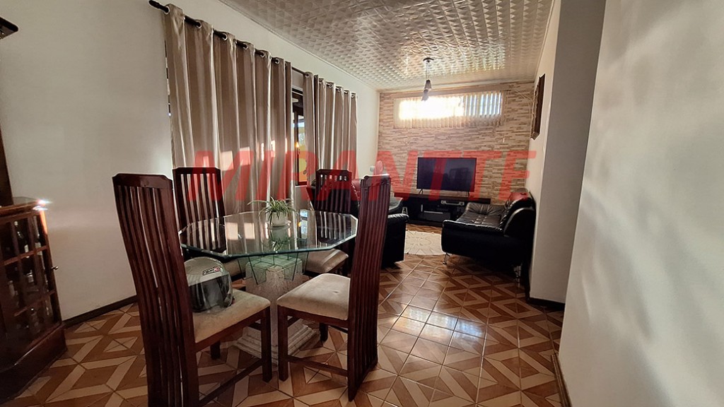 Sobrado de 144m² com 5 quartos em Vila Continental