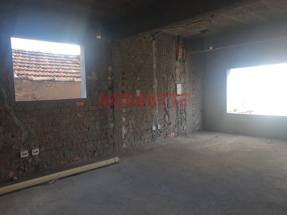 Comercial de 700m² em Santana