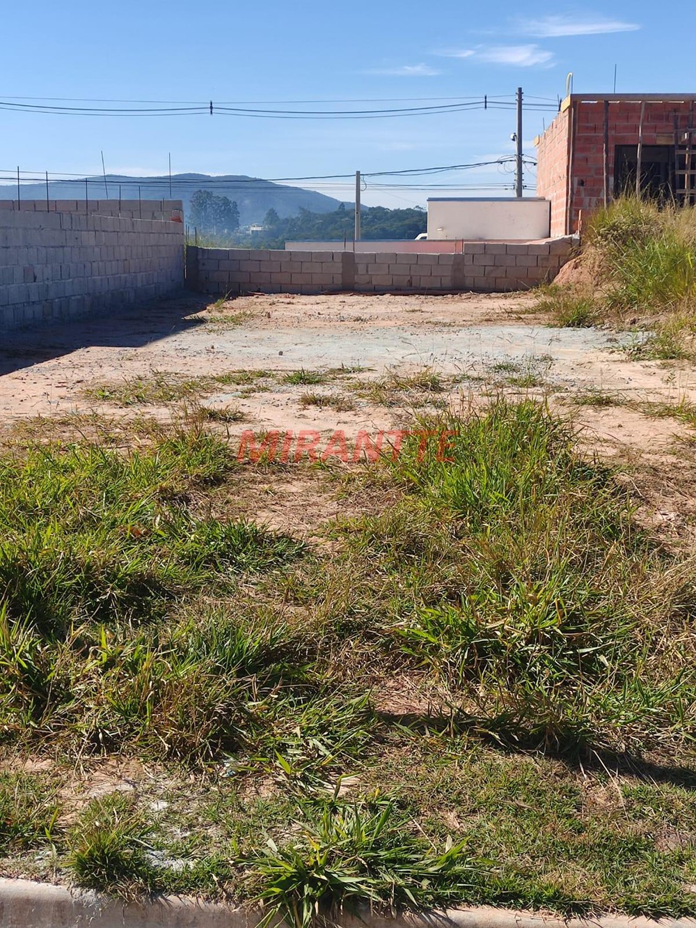 Terreno de 174m² em Terra Preta