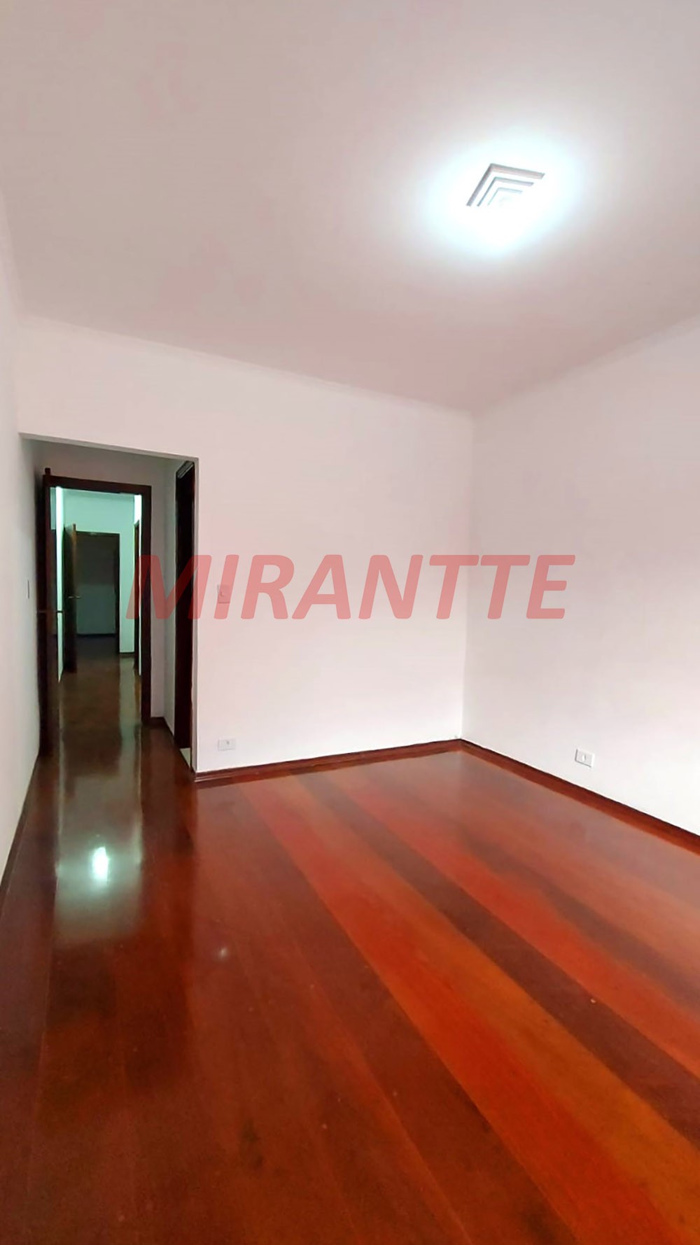 Casa terrea de 110m² com 3 quartos em Vila Amalia