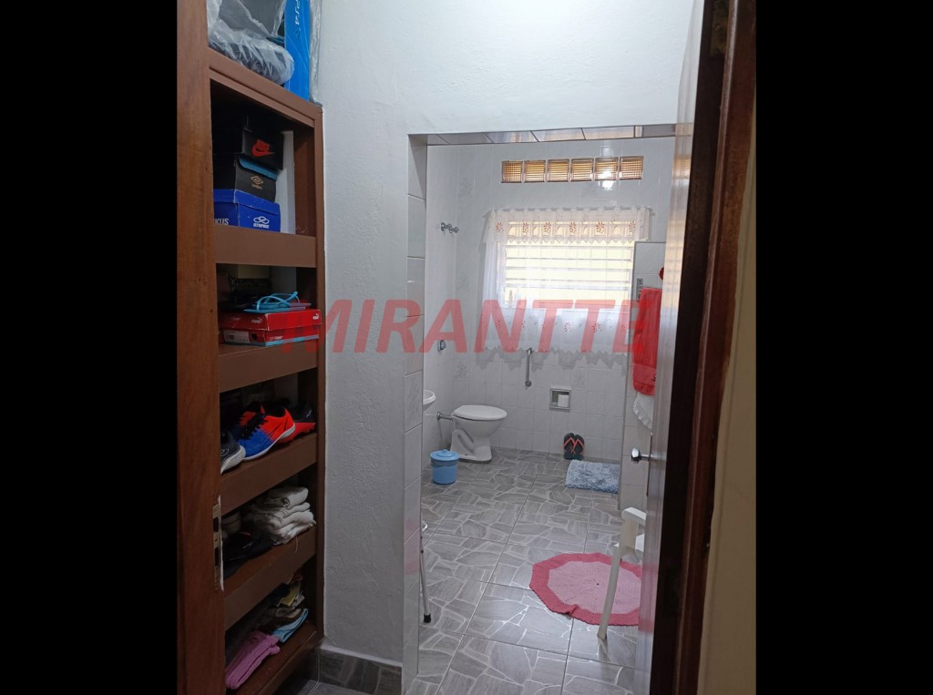 Sobrado de 250m² com 4 quartos em Chora Menino