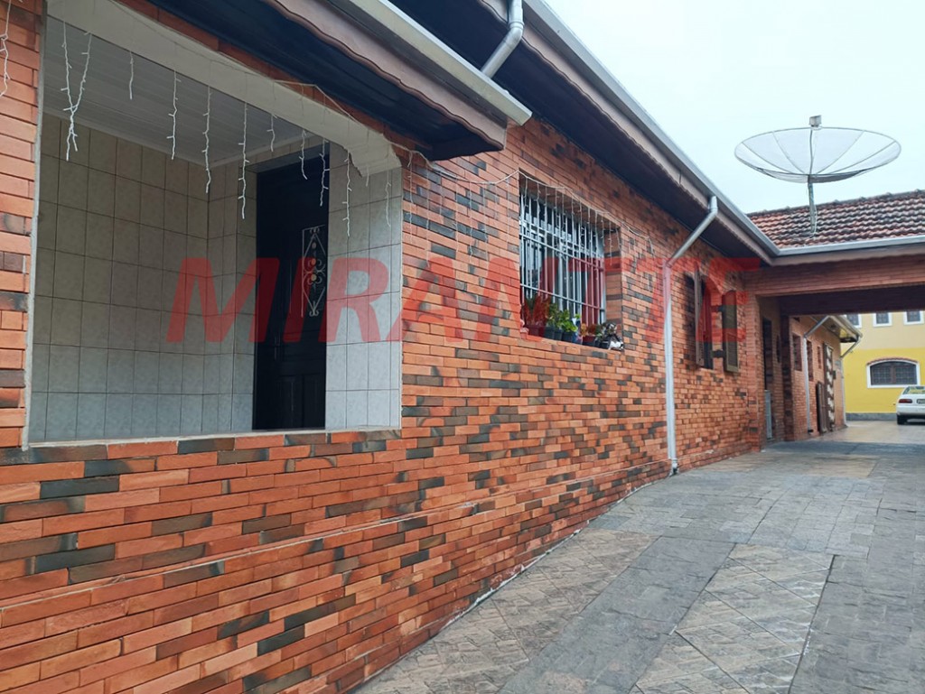 Sobrado de 250m² com 4 quartos em Chora Menino
