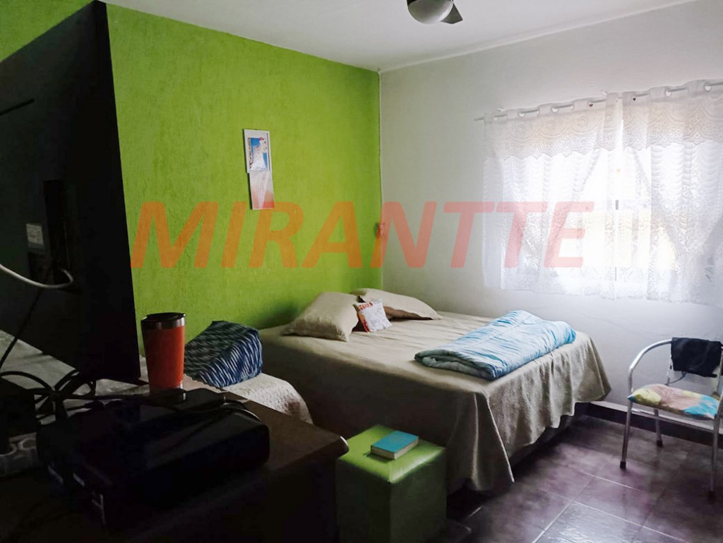 Sobrado de 250m² com 4 quartos em Chora Menino