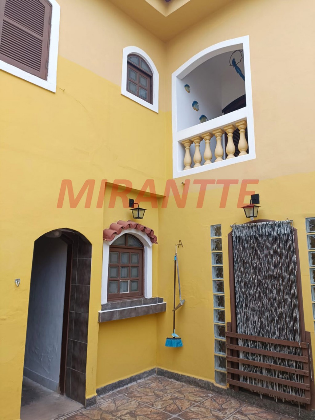 Sobrado de 250m² com 4 quartos em Chora Menino